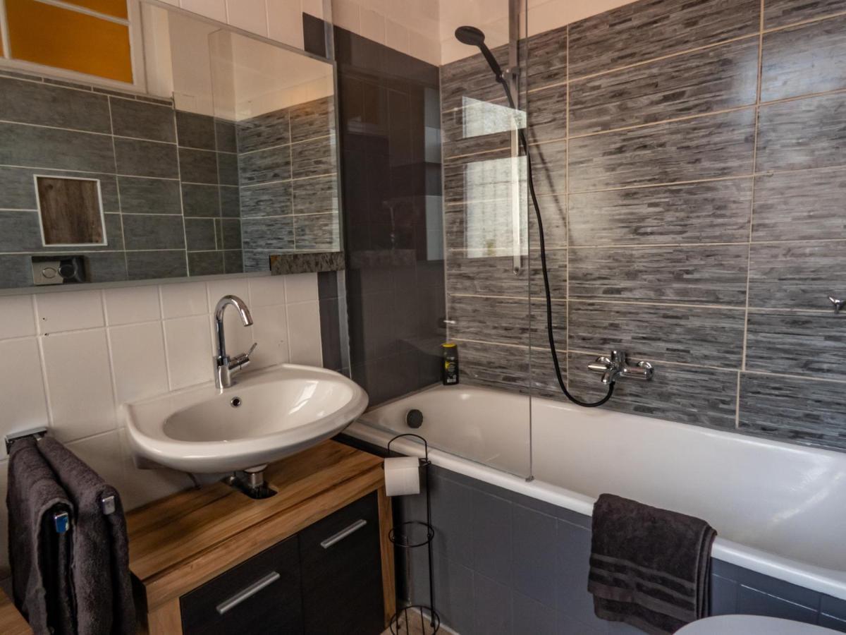 #214 Lux-Flat Im Herzen Von Neuss Mit Netflix & Prime Екстериор снимка